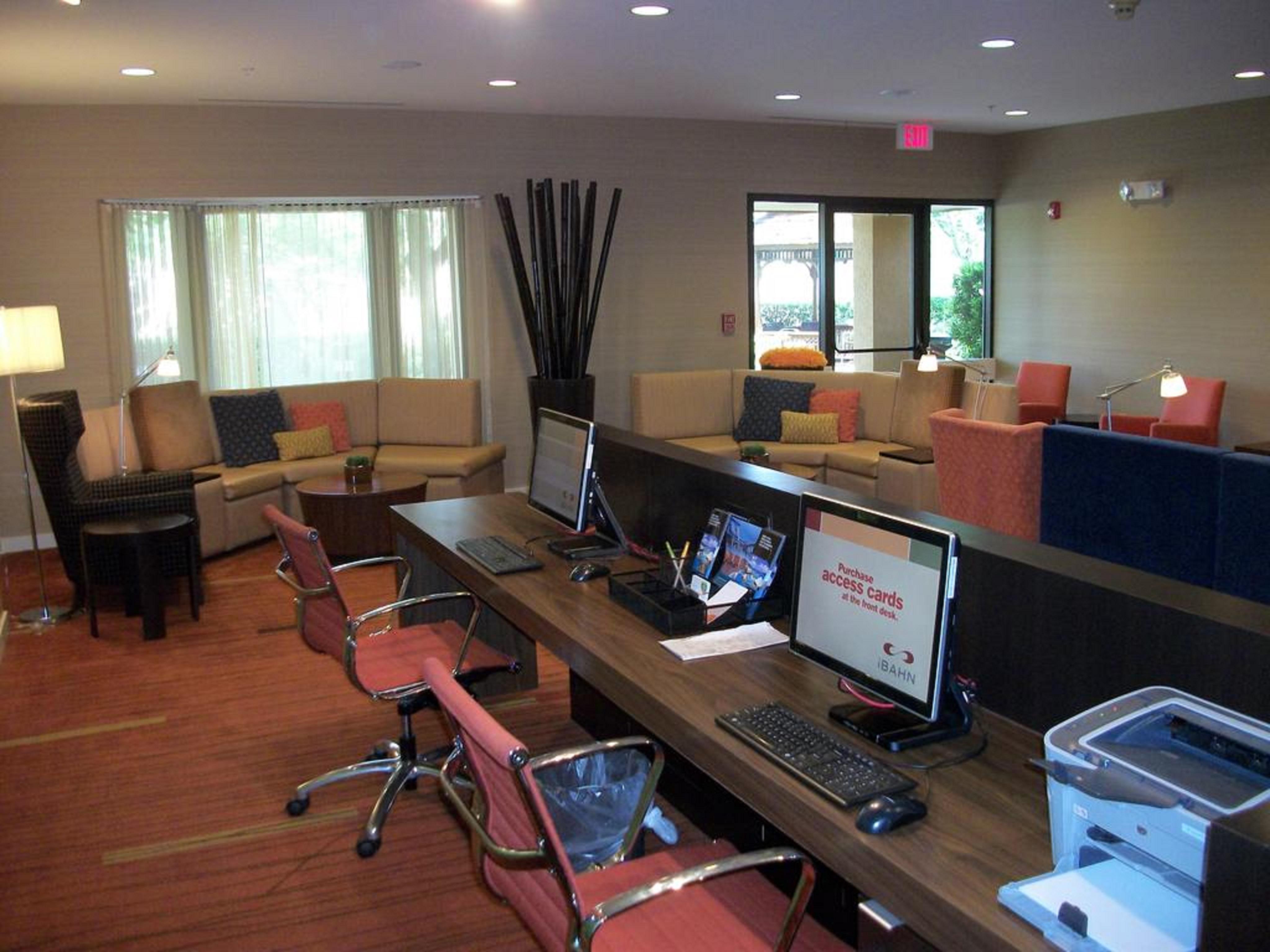 Отель Courtyard Baton Rouge South Экстерьер фото