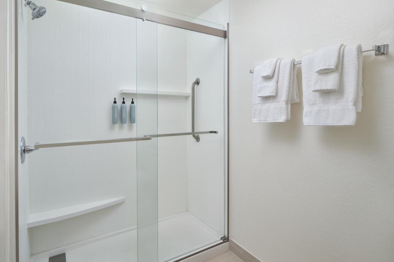 Отель Courtyard Baton Rouge South Экстерьер фото