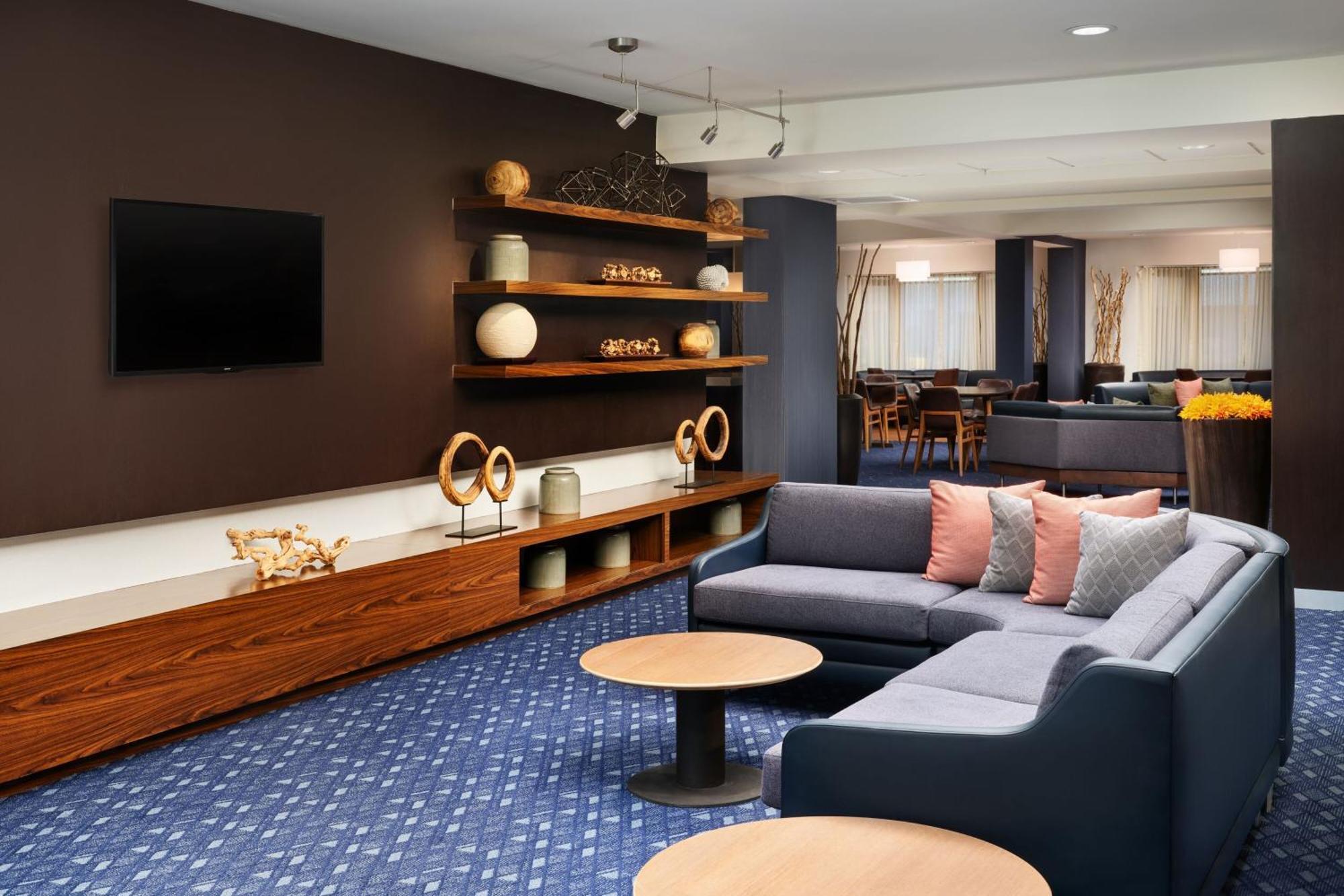 Отель Courtyard Baton Rouge South Экстерьер фото