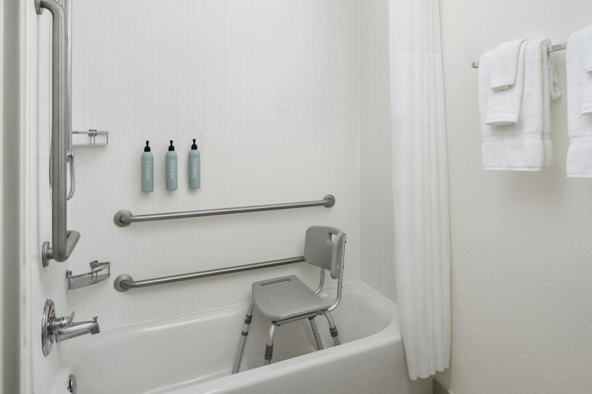 Отель Courtyard Baton Rouge South Экстерьер фото