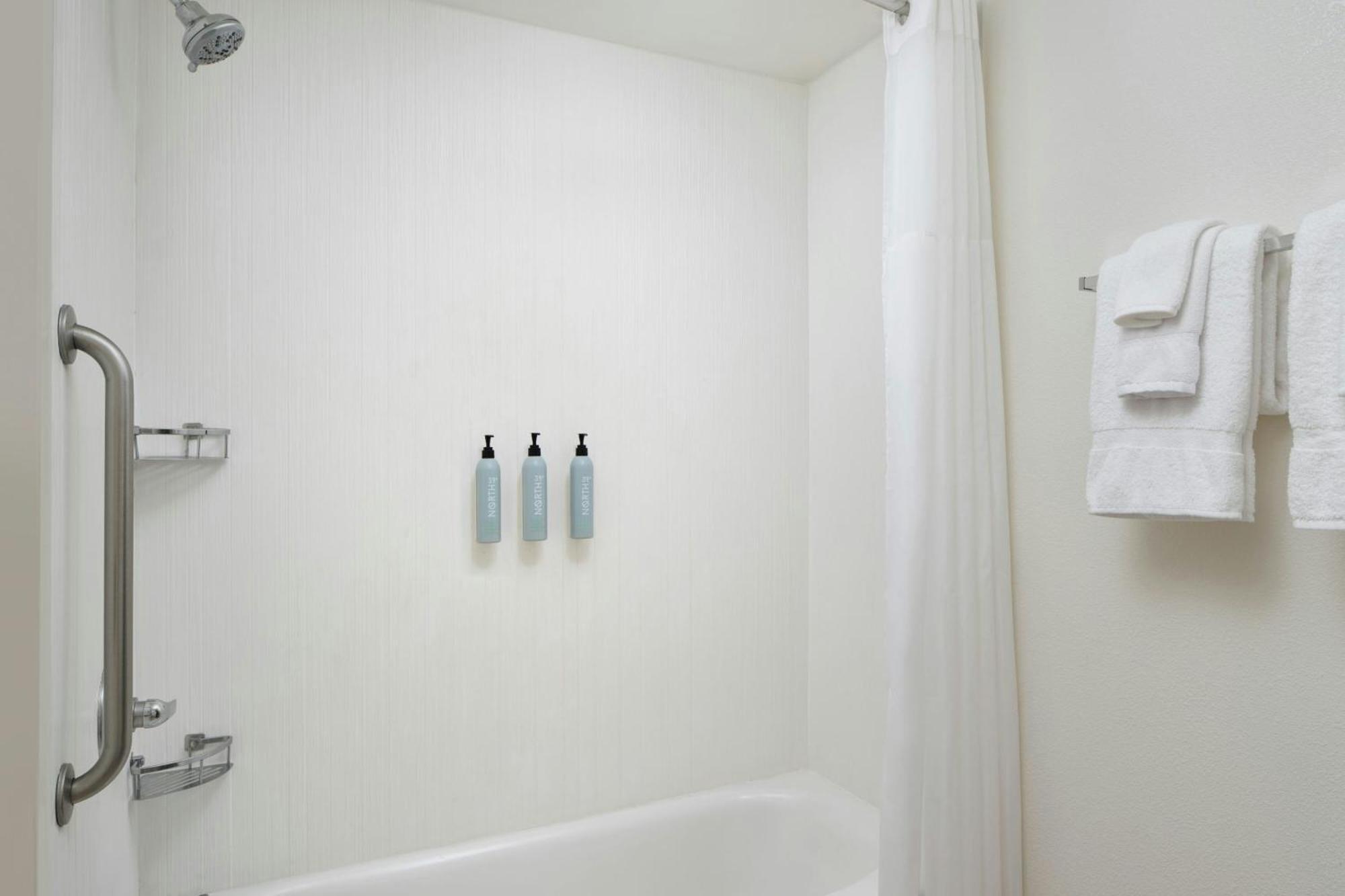 Отель Courtyard Baton Rouge South Экстерьер фото