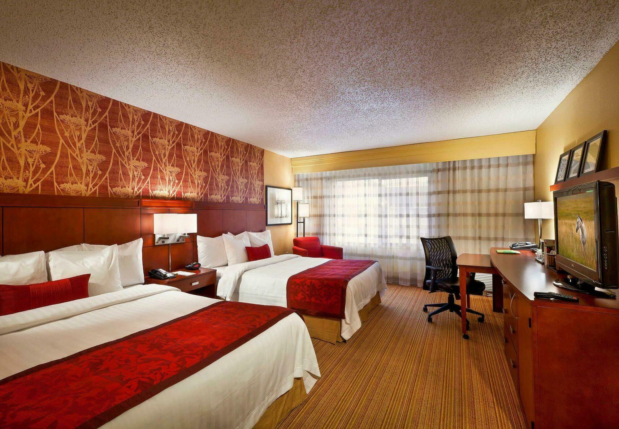 Отель Courtyard Baton Rouge South Экстерьер фото